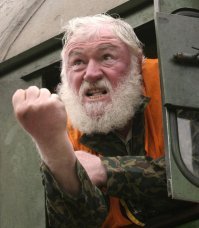 "А те огородники, кто продают излишки выращенного в своих подсобных хозяйствах, уже в ближайшее время будут вынуждены ежегодно уплачивать в бюджет по 50 тысяч рублей."