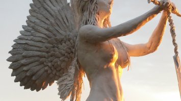 Нет, это была сувенирная фигурка отснял пластилином и залил, но впоследствии немного прокачал навык в этом направлении: