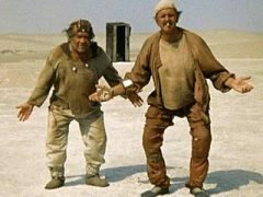 "К числу особенностей можно отнести ритуал приветствия коренных жителей (маори). У них принято здороваться между собой прикосновением носов. Аборигены также приветствуют друг друга высовыванием языков и выпучиванием глаз, прихлопывая ладонями по бедрам, сгибая колени и топая ногами."