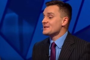 Что-то никто не возмущается,когда на политических говношоу безвылазно который год платно сидят хохол,поляк и американец и отдуваются за весь мир...