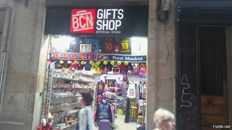 С вашего позволения размещу несколько своих снимков Путалоны :).