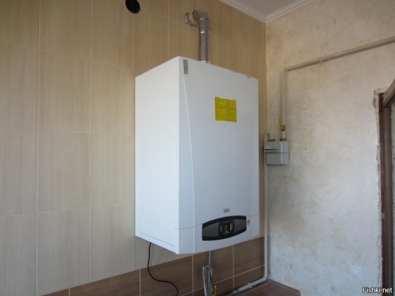 Моя работа))).Отопление однотрубной системой вполне себе будет работать,если правильно сделано,и в многоэтажках практически везде система сделана так,как на первом видео,и не греет либо из-за того,что батареи забиты,либо банально не топят или задушен стояк.