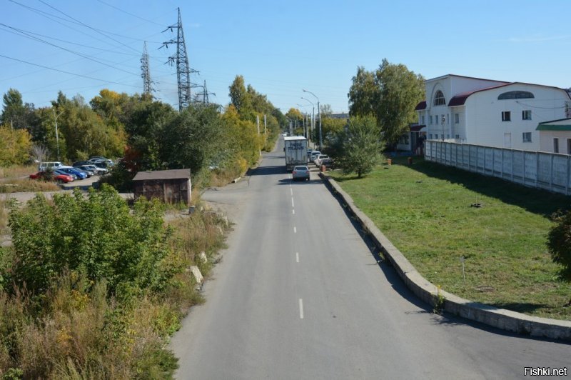 А ЭТО "ПОТОК" СЕЙЧАС. 
На первом фото ул. Смринова в конце улицы можно увидеть тот самый киоск "ФОТО ЗА 5 МИНУТ".