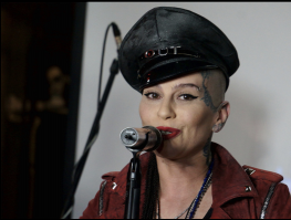 Племянница, спаси господи!