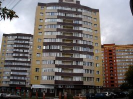 Но больше всего порадовала фотография перекрестка ул.Петра Сухова и проспекта Ленина. Сравните фото из поста (левая часть перекрестка) и правую часть того же самого перекрестка.