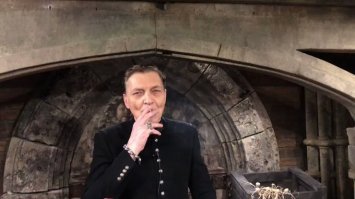 Для меня их юморок тупой, ни чем не отличается от "юмора",- этого подонка, примерно в том же стиле. 
Где ты видел страну, чтобы в ней все идеально было? 
Пусть вон про Францию шутят, просто хайп ловят по самому простому, каких-нибудь проблемах, своей страны, это не от большого ума..я так считаю..