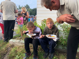 За фотки из Тверской особо жирный плюс.
 А Бежецк, вообще моя родина. Правда родился я там проездом. Но все равно, город люблю.
