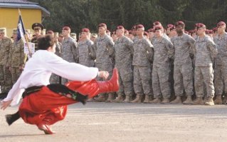 Вот настоящий культ карго...(