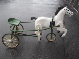 А как же легендарный конь педальный!
У друга детства был такой, помню как на нем гоняли!