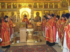 Культ карго: зачем папуасы делают самолеты из соломы и навоза