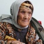 Чем в чужих долгожителях копаться, сначала бы со своими разобраться. Вот перед тем как это написать я из любопытства нырнул в сеть:
Родилась в 1880 году на рубеже веков. В 2012 году Тути перешагнула отметку в 133 года. Про неё сняли фильм как про самую старую российскую жительницу.
Проживает долгожительница со своей семьей в Ауле Каракалпакии. Тути Юсупова отдала свою жизнь труду во имя родины и своих родных. Вышла замуж в 17 лет. Но овдовела в 1940 году и с тех пор проживает одна. От своих детей у неё более сотни внуков и правнуков. Это абсолютный рекорд в мировой истории.
И таких там больше 20 человек, и из всяких горных аулов, и всем верить надо только на слово.  Вот где не паханное поле для наших яйцеголовых.
На снимке та самая Тути.