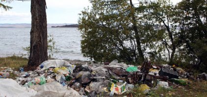 К сожалению, всё чаще видно вот такое, даже в самых красивых местах. Туристы, будьте ответственны!