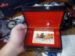 внутри еще и календарь соответствующий обнаружился)))