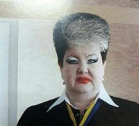 Что ты такое? Как будто хищник надел резиновую маску человека...цук смотрит прям в душу!