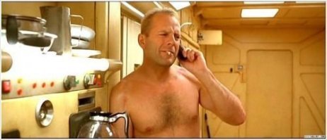 Жизнь в капсулах: как в Японии попытались изобрести новую архитектуру