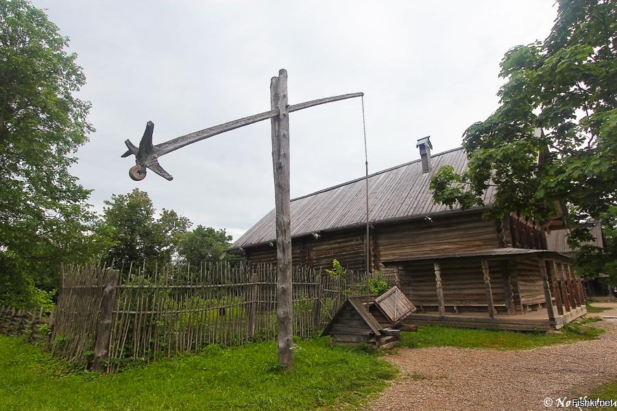 Журавль в колодце фото