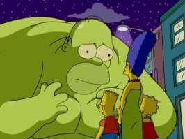 Парень, страдающий от ожирения, целыми днями ест и играет в видеоигры