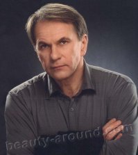 Как он на Гуськова похож