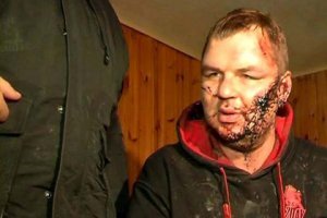 Плохая постановка. До хохлов Вашим "активистам" далеко .
Станиславский сказал бы: не верю!