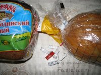 Если надо пакет закрыть, то я просто его завязываю. Если он достаточно полный, то просто беру вот такую проволочку, сняв с пакета с хлебом.

Хлебница - тоже ненужная вещь. Храню хлеб в плотно закрытом пакете в холодильнике. Не плесневеет, черствеет очень медленно. Например, до сих пор в холодильнике лежит прошлогодний хлеб, который вполне пригоден для употребления в пищу, и будет пригоден ещё не один день.
В общем, почти всё перечисленное в посте - это гаджеты, а не какие-то удобные приспособления для ежедневного использования.