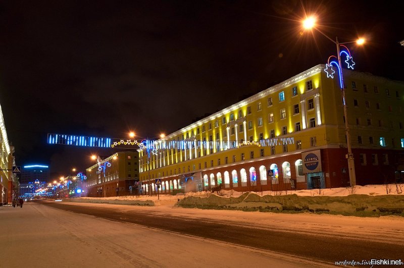 Норильск, население около 150000 жителей.