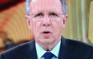 Соведущий для нее.