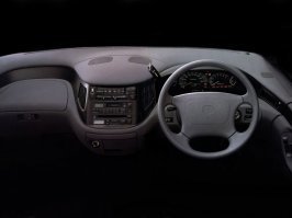 Toyota estima 1990г. Вполне уже серийный автомобиль.
