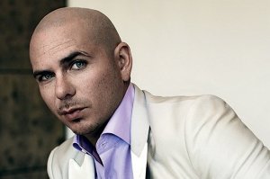 10 самых стильных знаменитостей 2018 года (11 фото)