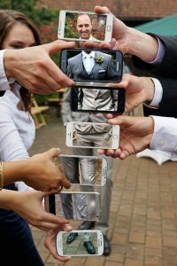 Из всей этой не соответствующей названию поста околесицы только эта картинка действительно показывает, что можно сделать со своими смартфонами. У создателя сего поста проблемы с логикой, имхо.