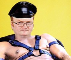 Батл между Шнуром и Милоновым превратился в "разборки помоечных бомжей"