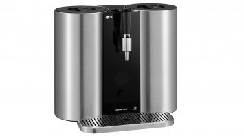 Прикольная штука, погуглил. Но капсульная, а где эти капсулы брать хз.
"Уникальная система на основе капсул от LG упрощает искусство пивоварения, активируясь одним касанием. С набором одноразовых капсул, содержащих солод, дрожжи, масло хмеля и вкусовые добавки, пользователю достаточно нажать кнопку - LG HomeBrew полностью автоматизирует всю процедуру, начиная от ферментации, карбонизации и выдержки до обслуживания и очистки."