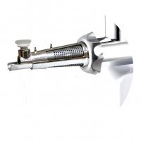 Вы не правильно выжимали. Рассказываю. Берётся большааая алюминиевая кастрюля, туда режется перу вёдер спелых помидор, литр воды и на огонь. Варится с полчаса, оставляем остывать до комнатной температуры. Потом трём через сито, а лучше и быстрее электромясорубкой с насадкой. Только не ценробежной соковыжималкой, не получится нифига, ни из сырых ни из варёных. Потом снова на огонь, вскипело - закрываем. Или на тихом огне мешая увариваем до состояния пасты. Вкус - тот самый.