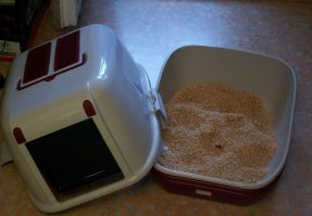 Прикрепить изнутри к верхней крышке коробочку/баночку и т.п. с ценностями