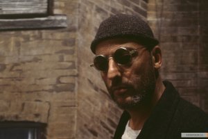 Теперь бабкам нужно звонить ему: