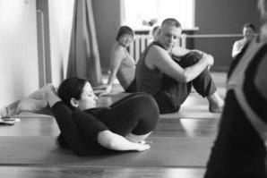 Эка их скрутило: 7 поз йогов, которые пригодятся каждому