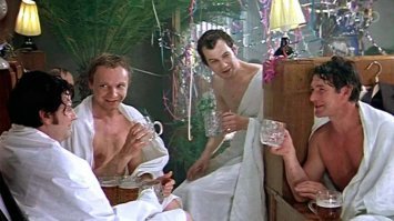 Чуть надоевшие. Но когда то их показывали раз в год точно ...