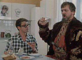 Не алкаш, но яркий и колоритный персонаж. В голове звучит "Ляпота", "Ключница делала", "Испей и ты из моего кубка", "любишь боярыню?"...