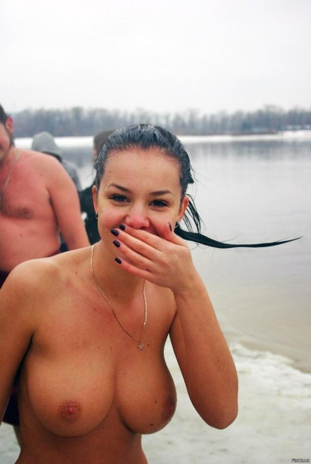 женщины в проруби купаются голыми фото 56