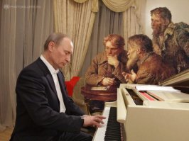 Путин сыграл на пианино президенту Сербии, а тот незаконно протащил к нему икону