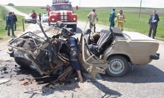 Вот что на билбордах выставлять надо было. Жестоко, зато очень показательно: