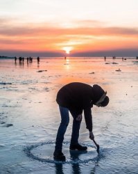 На реке в США вследствие редкого явления образовался огромный ледяной диск