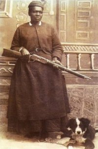 Ооо, ну на Диком Западе были свои герои...
Гуглить историю жизни Мэри Филдс.