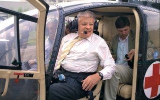 В середине 80-х годов в Москве,в районе Бескудниково по воле Святослава Фёдорова прямо на закрытом кладбище была построена "Клиника микрохирургии глаза".Местные жители протестовали но кладбище варварски уничтожили бульдозерами.Я сам лично видел разбросанные человеческие кости на стройке.Ну а впоследствии Святослав Фёдоров разбился на вертолёте французского производства "Газель" неподалёку от МКАД.К счастью,на саму клинику проклятие не распространилось.Мою матушку дважды оперировали там удачно и бесплатно (по квоте).Оплатили только за проживание и питание.