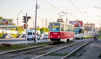 Чисто чехов у нас нет, есть несколько немцев, когда то бывших чехами и свои, совместные с белорусами. Есть ещё хлам из Москвы прилично восстановленный на местных мощностях Н-ска. Ест ещё старички 705е, есть 619е, 621е и 623й. Но БКМ-Сибирь всё же самые приятные. На последней фотке БКМ на сборке.