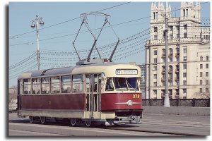 Вот такой ещё застал! Ездил в детский сад от Кленового бульвара, до остановки "Школа", в моем любимом Нагатино...Только номера были 7,16,35...Видимо этот один сохранился!