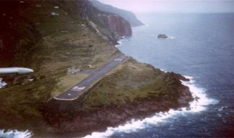 Много сложных аэродромов...