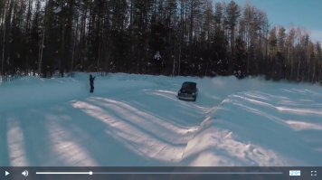 Машина весьма впечатлила!
Но и впечатлил (уже с другим знаком) сказочный долбойоп на траектории поворота.