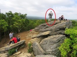 А что за мужик со стволом?