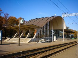 А какая архитектура была в Юрмале. Увы, многого не осталось. Всё поломали папуасы местные.