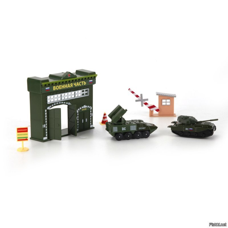 Размер чуть меньше, и это БТР-80.
Там есть танки Т-80, вертолеты, куча машин КАМАЗы,УРАЛы. Корабли и самолеты.
Масштабы разные 72, 43 и более крупные.
Но конечно не хватает такого разнообразия как в советском наборе. Артиллерии, ракет.